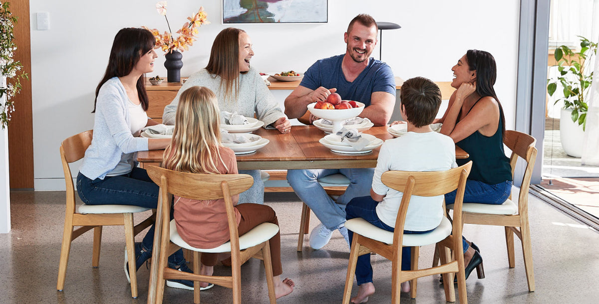 5 Benefits of Oak Dining Chairs