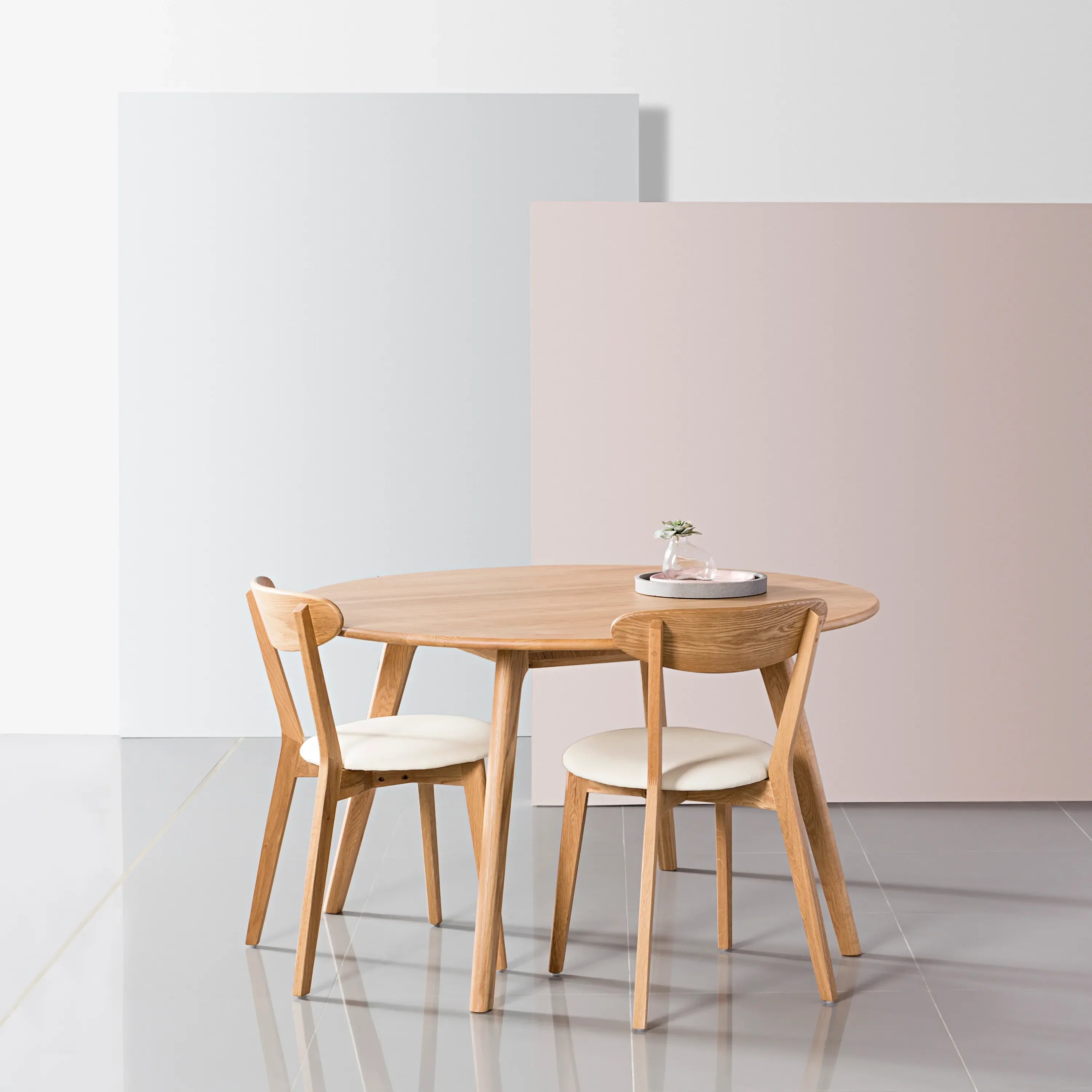 Round Dining Tables