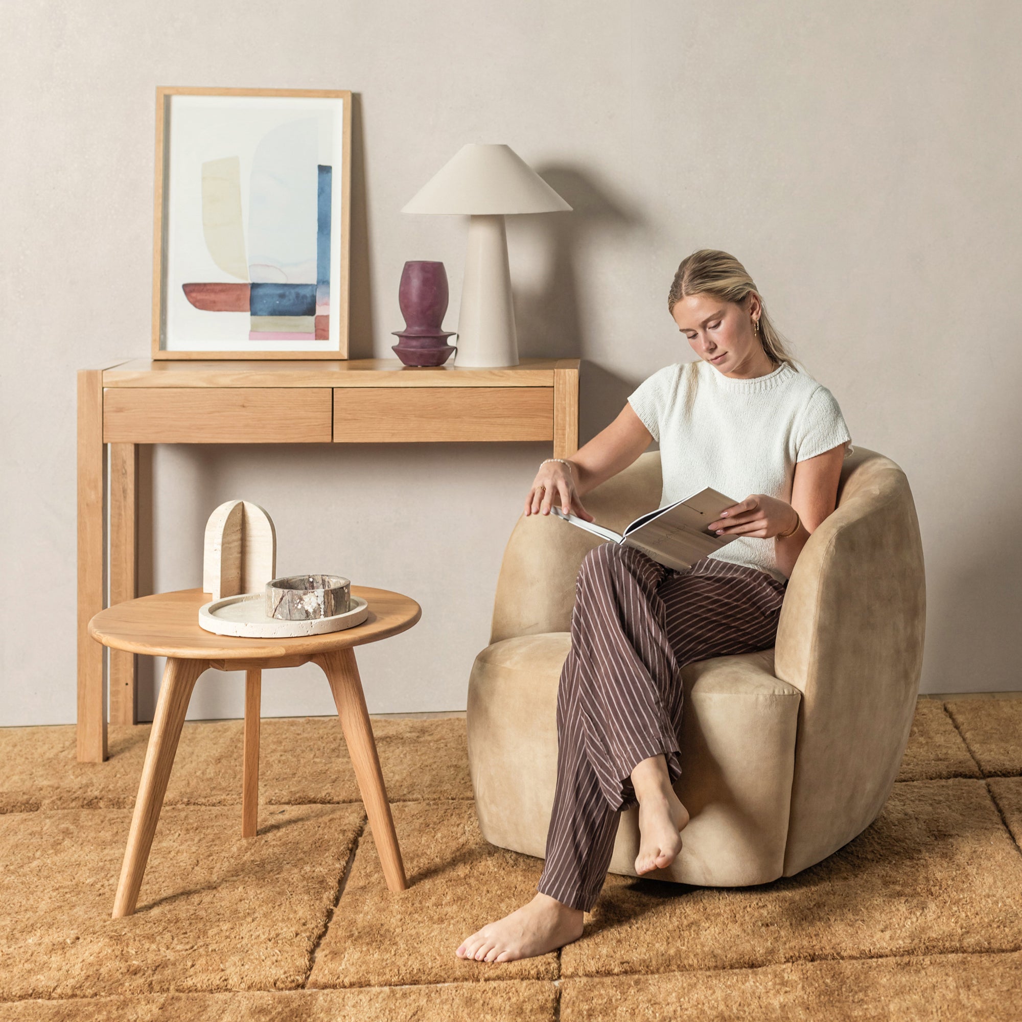 Arlo-Swivel-Armchair-Desert-Fawn-Velvet-LL2VC1-Lifestyle-6-sq.jpg