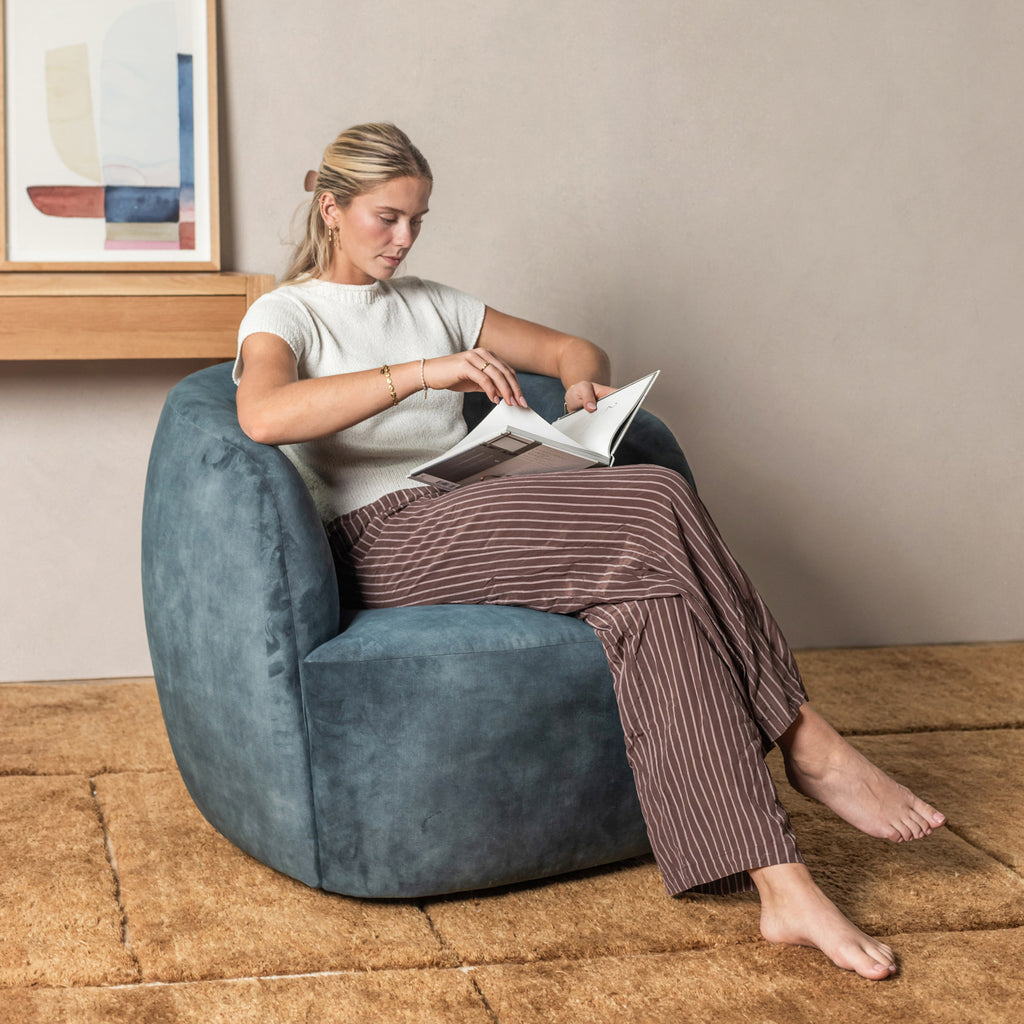Arlo-Swivel-Armchair-Soft-Marine-Velvet-LL2WC1-Lifestyle-6-sq.jpg