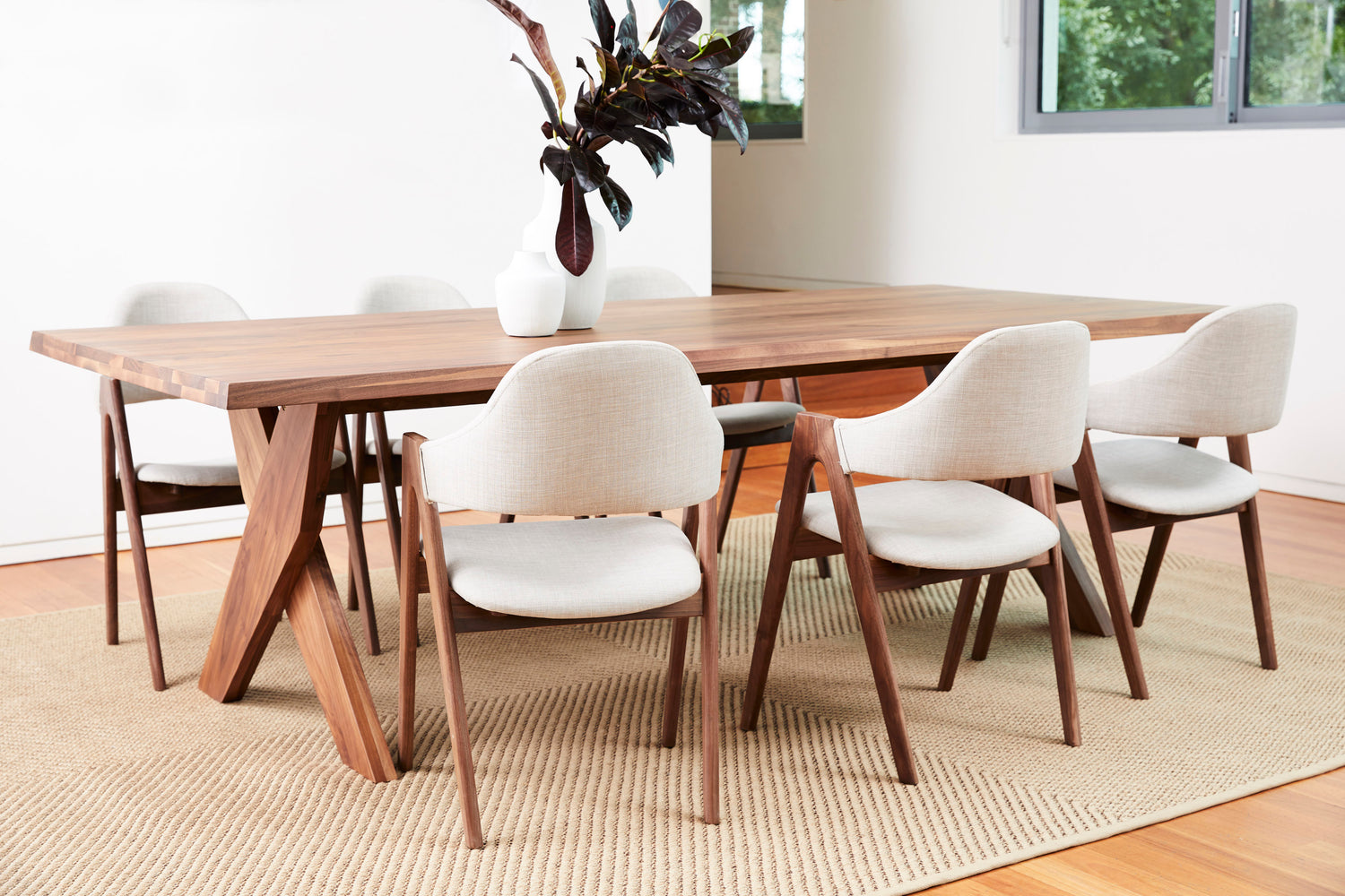 Scandinavian vs. Mid Century Modern Furniture | Blog - IconByDesign