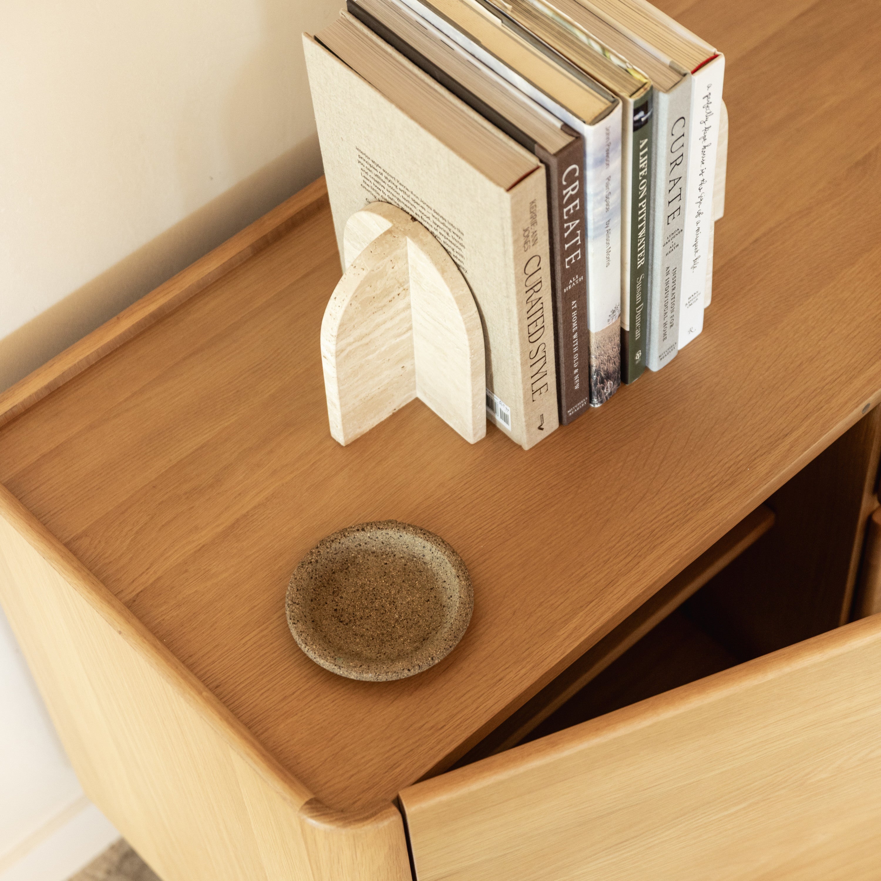 Luno-Sideboard-Oak--RL1018--detail-1-sq.jpg