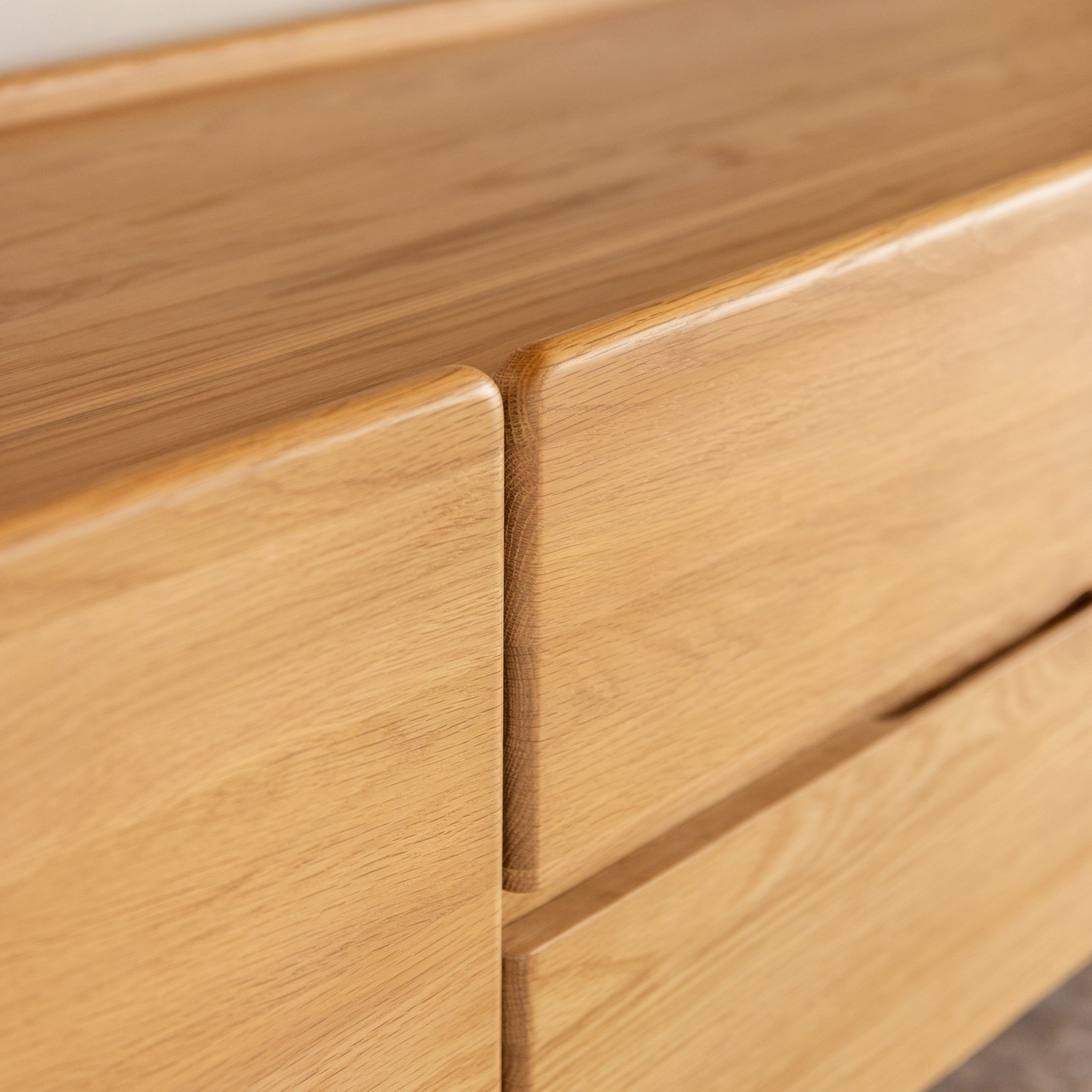 Luno-TV-_-Media-Console-Oak--RL1019--detail-2-sq.jpg