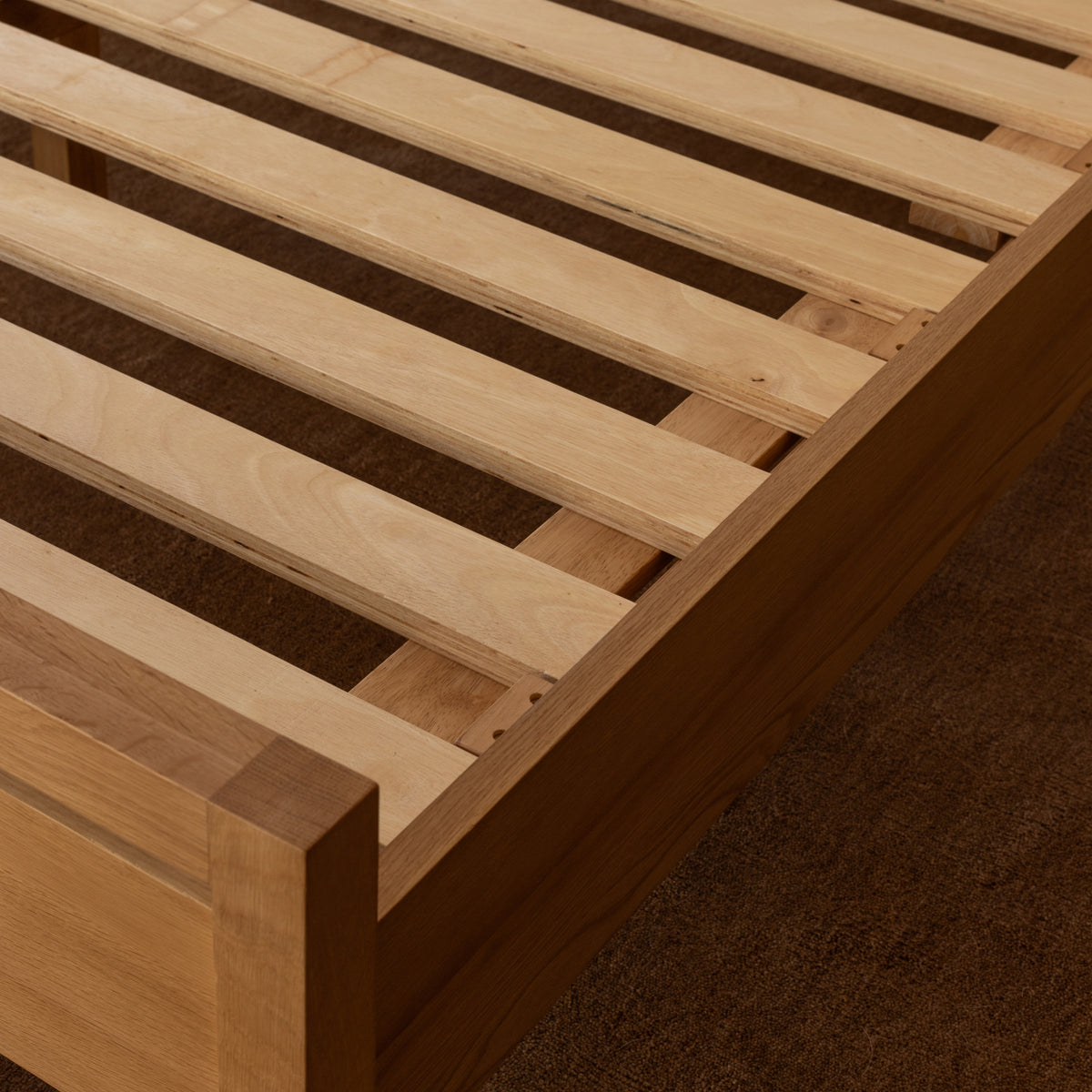 bruno-bed-oak--SHARED--detail-4-sq.jpg