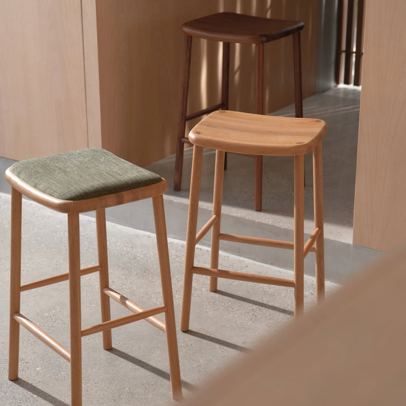 iconbydesign-anton-bar-stool--SHARED--lifestyle_groupshot.webp