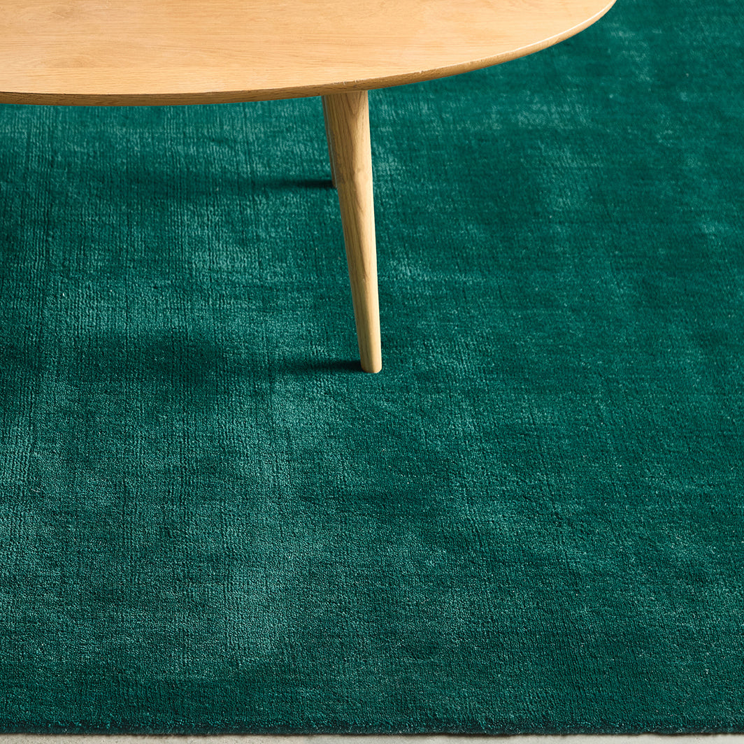 iconbydesign-freya-nz-wool-rug-ocean-teal-lifestyle-a2_ccpxse.jpg