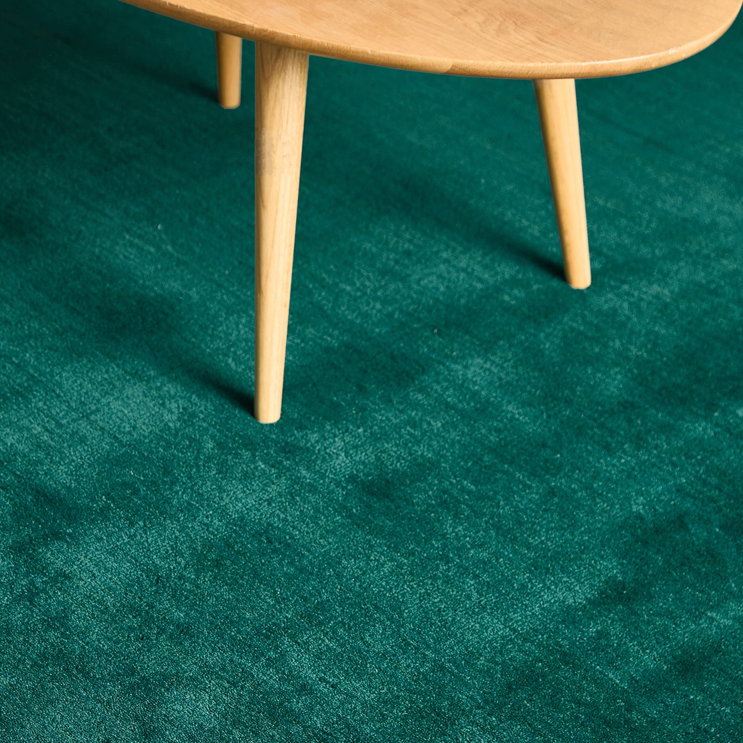 iconbydesign-freya-nz-wool-rug-ocean-teal-lifestyle-b_usq5xu.jpg