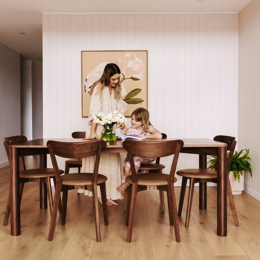 iconbydesign-henrik-dining-chair-walnut-tan-leather--DF5IA1--lifestyle-1.jpg