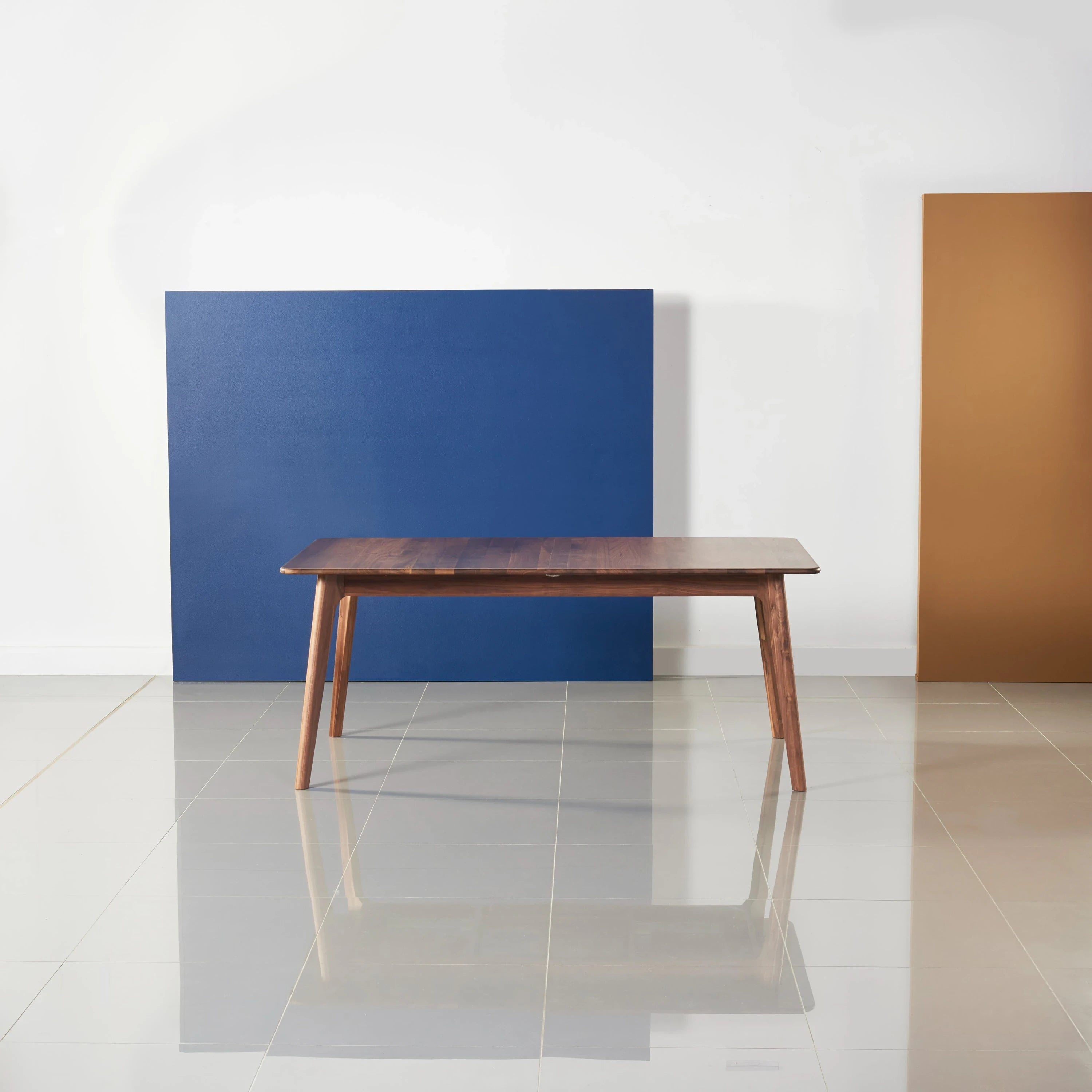 iconbydesign-magnus-dining-table-extendable-180-230x100cm-walnut--OW1385--studio-d_shot-front.webp