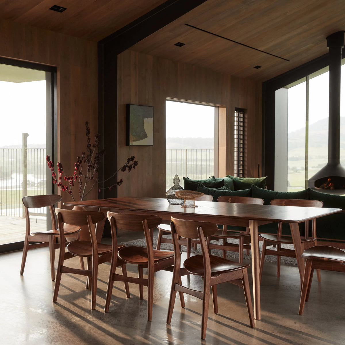 iconbydesign-magnus-dining-table-extendable-walnut--SHARED--llifestyle-3.webp