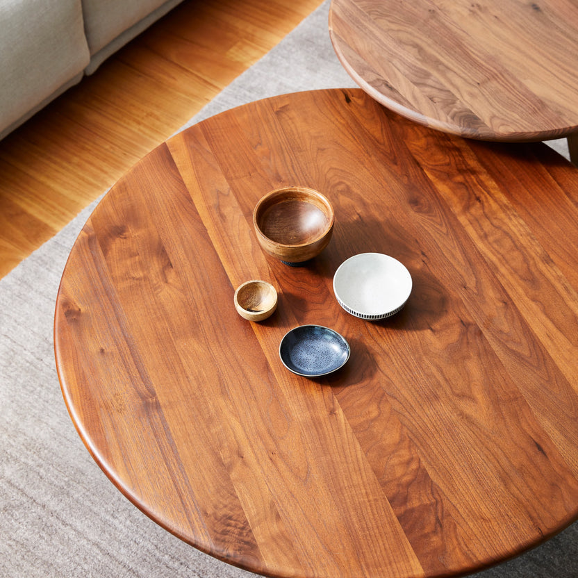 iconbydesign-magnus-side-table-round-walnut--OW1321--lifestyle-2.webp