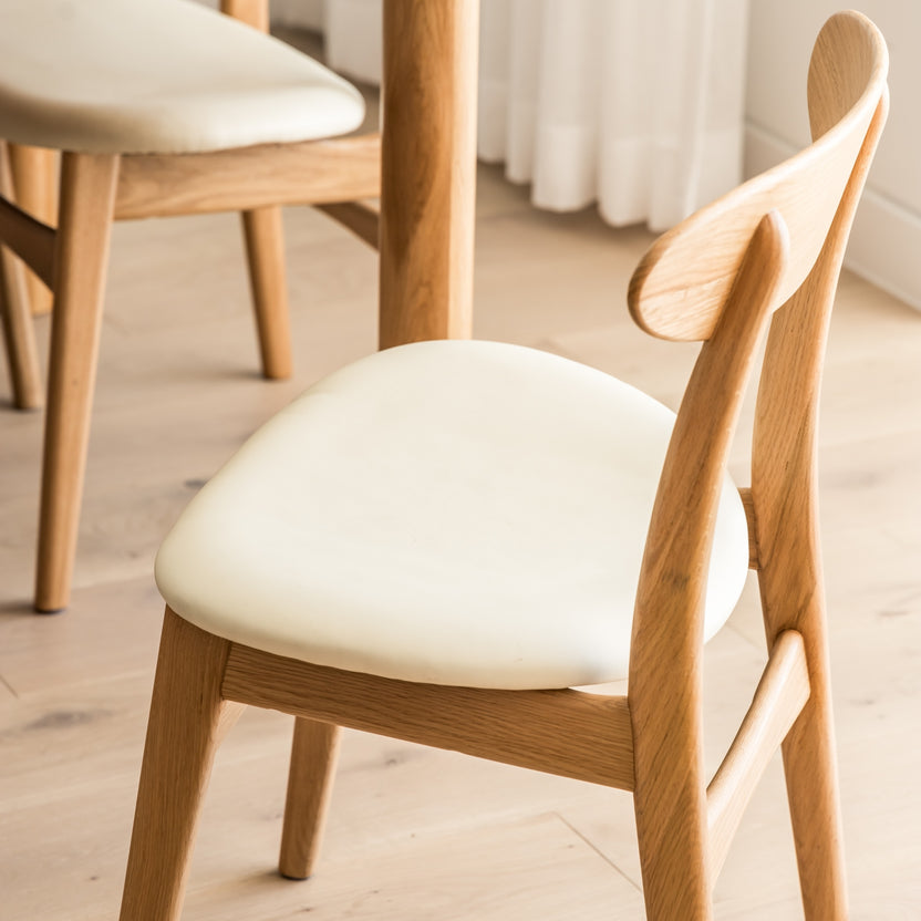 magnus-dining-chair-cream-leather-oak-DF2HA1-lifestyle-2_bfckve.jpg