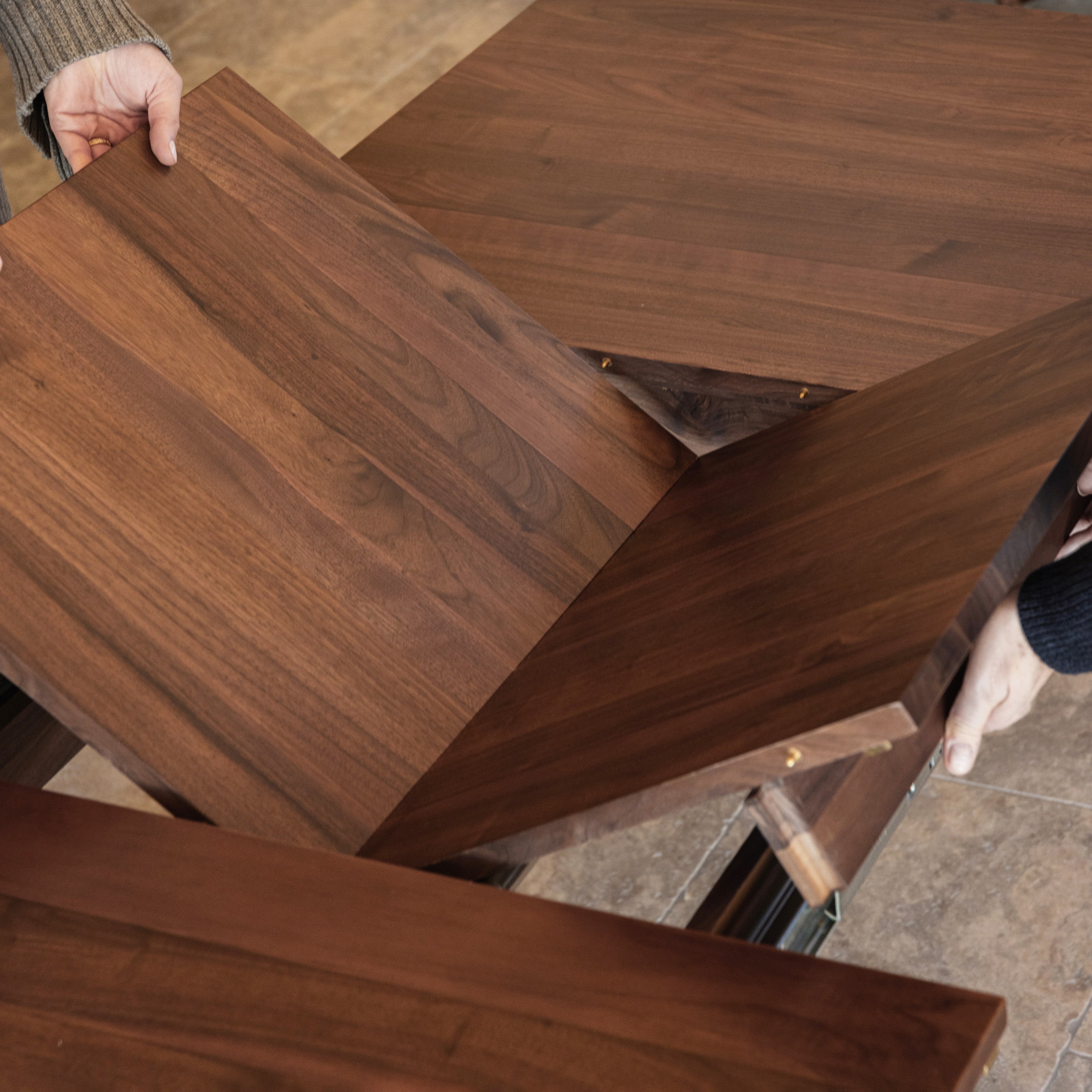 olivia-extendable-dining-table-walnut--SHARED--detail-1-sq.jpg