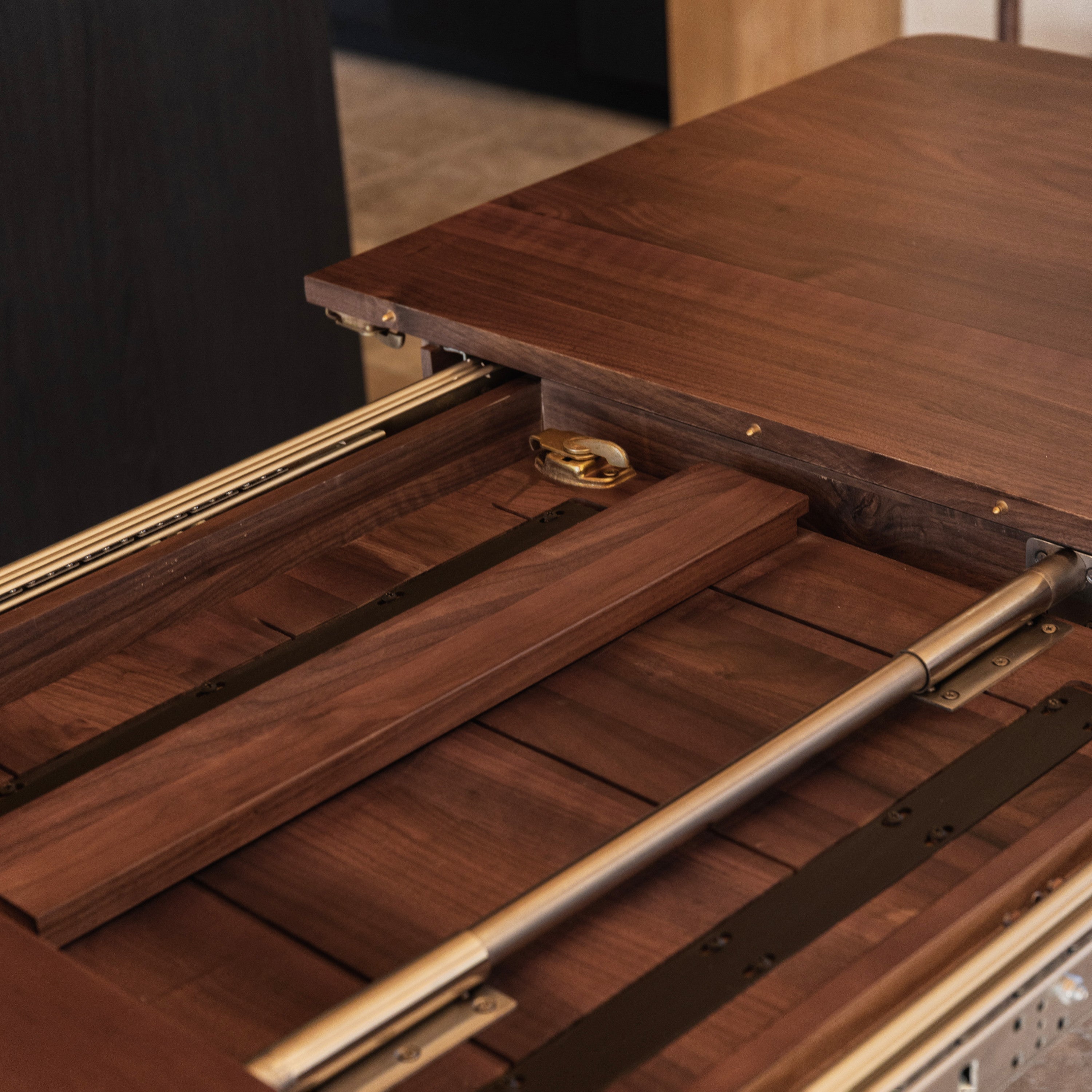olivia-extendable-dining-table-walnut--SHARED--detail-2-sq.jpg