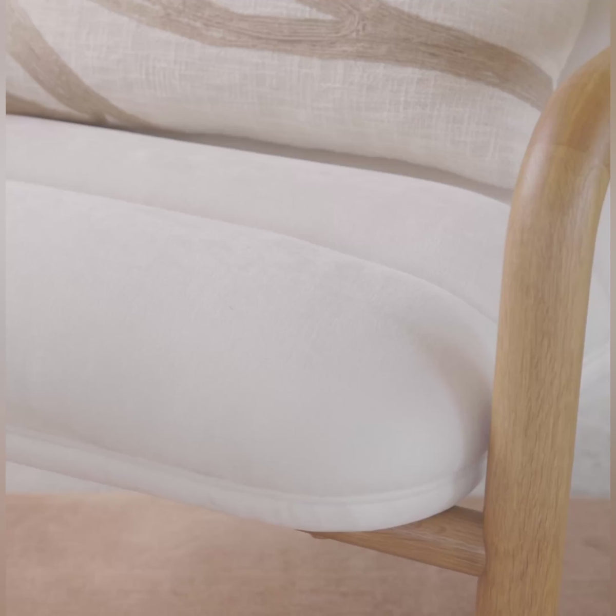 Luno-Armchair-Oak-Cloud-White--PM1001--Lifestyle.mp4