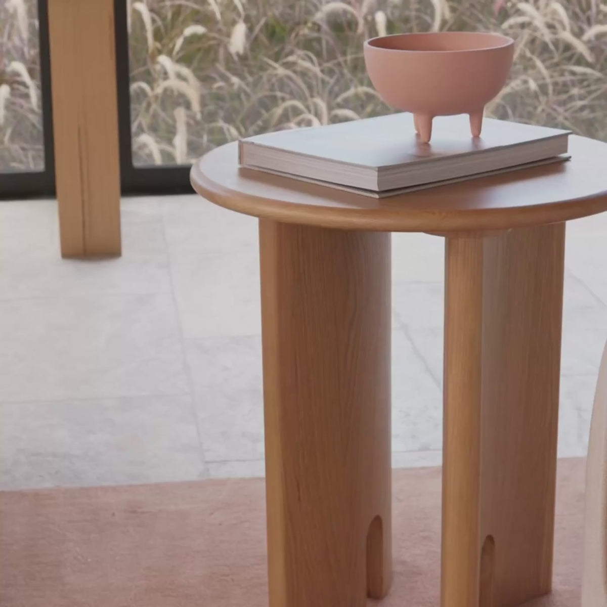 Luno-Side-Table-Oak-50cm-Oak--RL1021--Lifestyle.mp4
