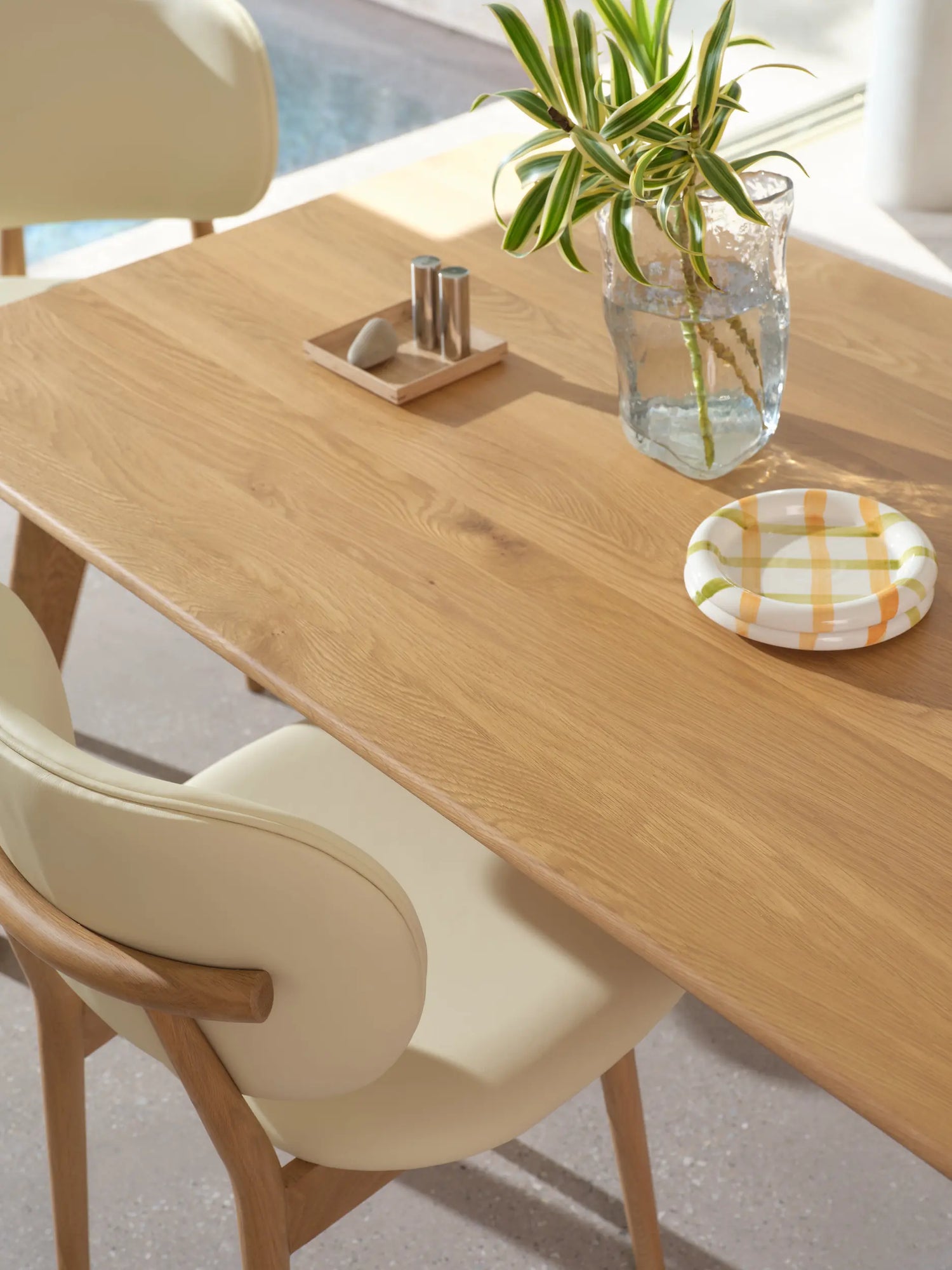20-50% OFF DINING TABLES